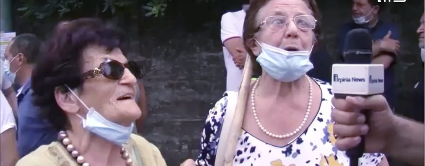 Solofra, due nonne guerriere sentinelle del pronto soccorso: “De Luca? Lo prendiamo a pugni in testa”/VIDEO