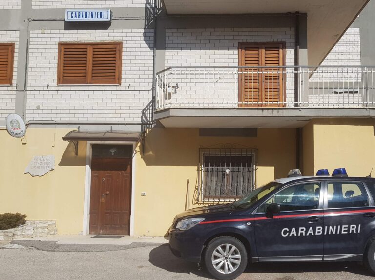 In piazza invece che a casa. Evasione, si aprono le porte del carcere per un 50enne di Lacedonia