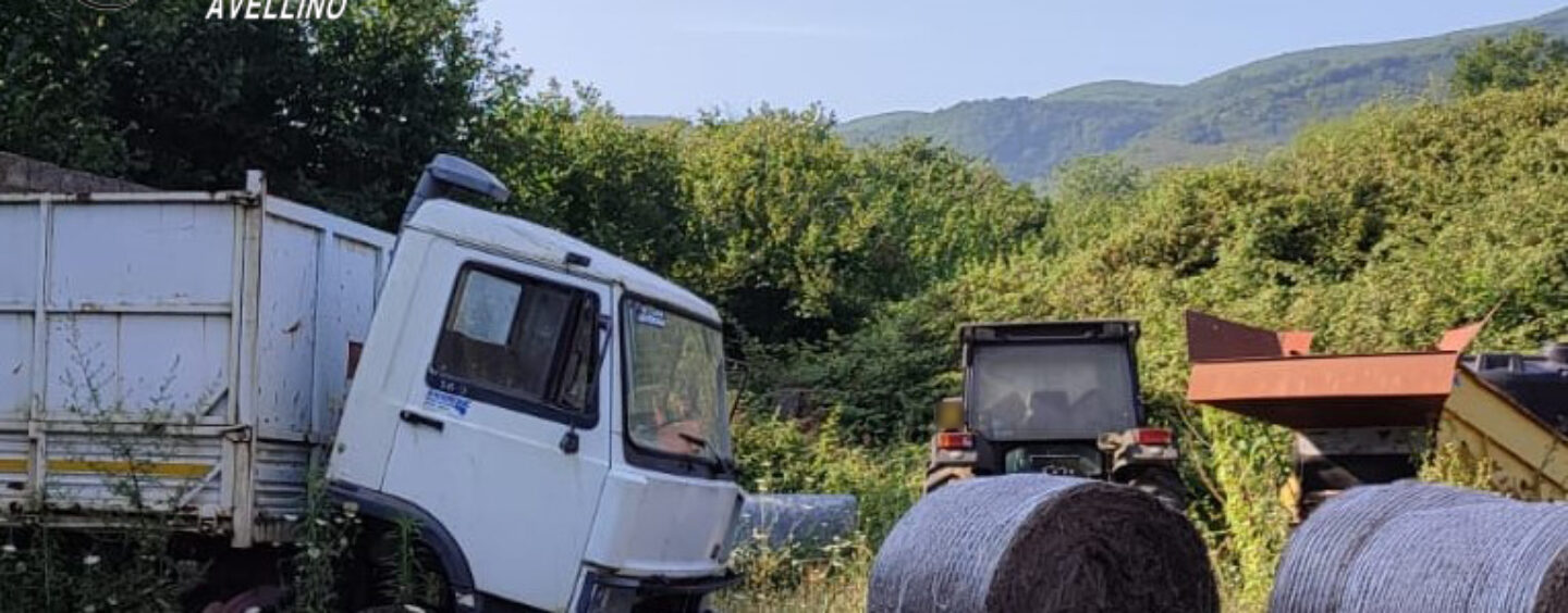 FOTO / Rifiuti vari e veicoli abbandonati, i carabinieri a Domicella sequestrano area di 28mila metri quadrati