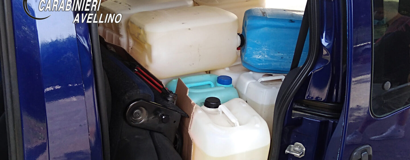Sorpresi con 400 litri di gasolio miscelato con altre sostanze e schede carburante di dubbia provenienza: denunciati due soci in affari