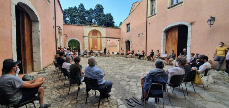 “La cultura in mano ai privati”. Associazioni e cittadini criticano Festa e la Fondazione di Partecipazione