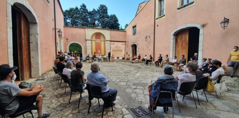 “La cultura in mano ai privati”. Associazioni e cittadini criticano Festa e la Fondazione di Partecipazione