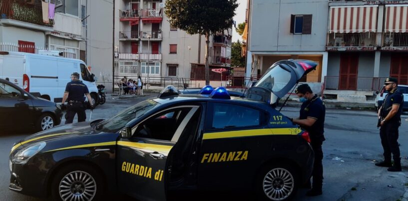 Torre Annunziata, derubato in strada un anziano: due persone arrestate
