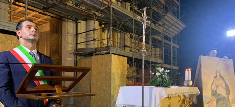 FOTO E VIDEO / Tutti si appellano a Sant’Anna, per Avellino serve un miracolo. Vescovo Arturo cittadino onorario