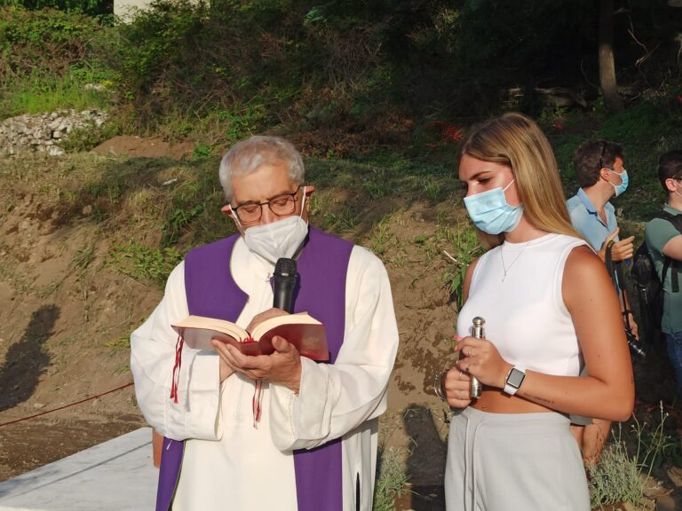 Strage del bus: Arianna viva per miracolo guarda il cielo e pensa a nonna Luisa