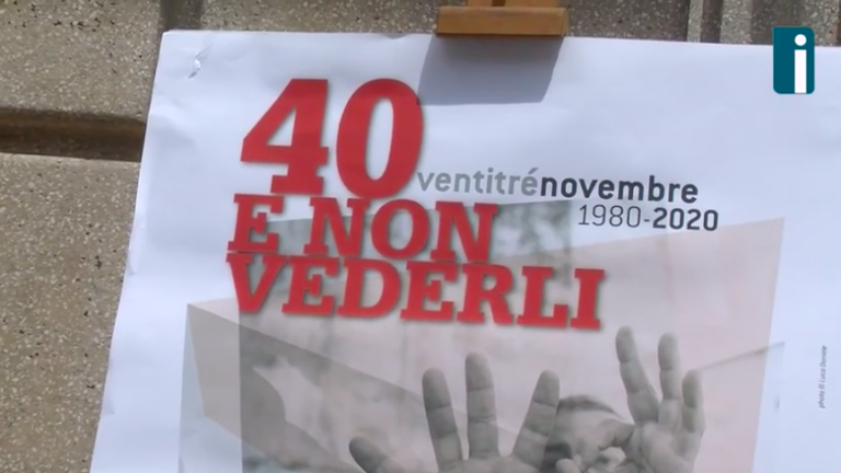 VIDEO/ “40 anni e non vederli”: nelle foto di Daniele e Plati il degrado dei prefabbricati pesanti di Avellino