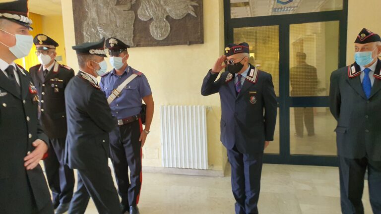 FOTO / Importante incarico a Firenze, il generale Stefanizzi saluta i carabinieri di Avellino