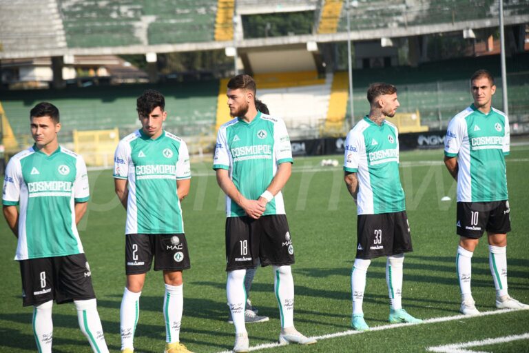 US Avellino, presentate le nuove maglie