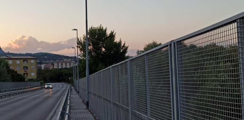 FOTO / Avellino, volo di 10 metri dal ponte: 32enne si toglie la vita