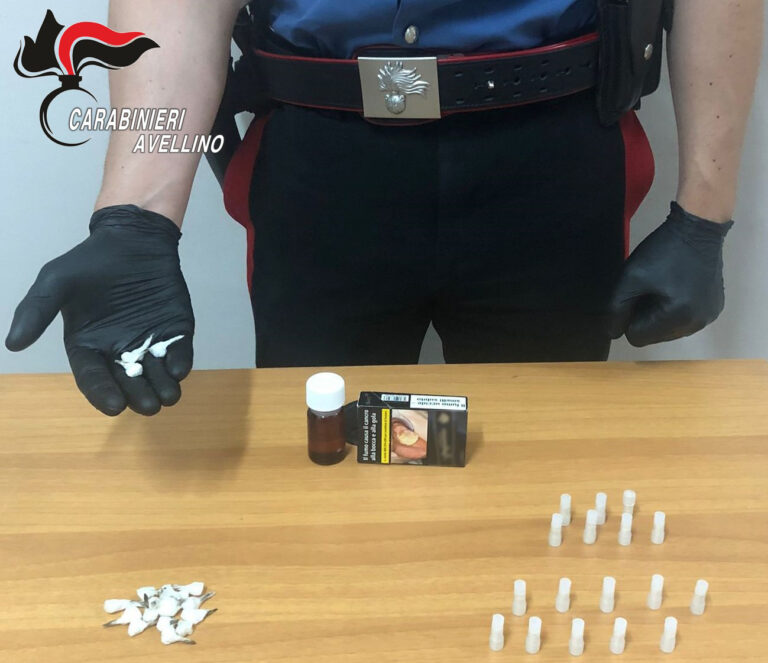Lioni, in possesso di oltre 15 grammi di eroina e 5 di crack: 27enne in manette