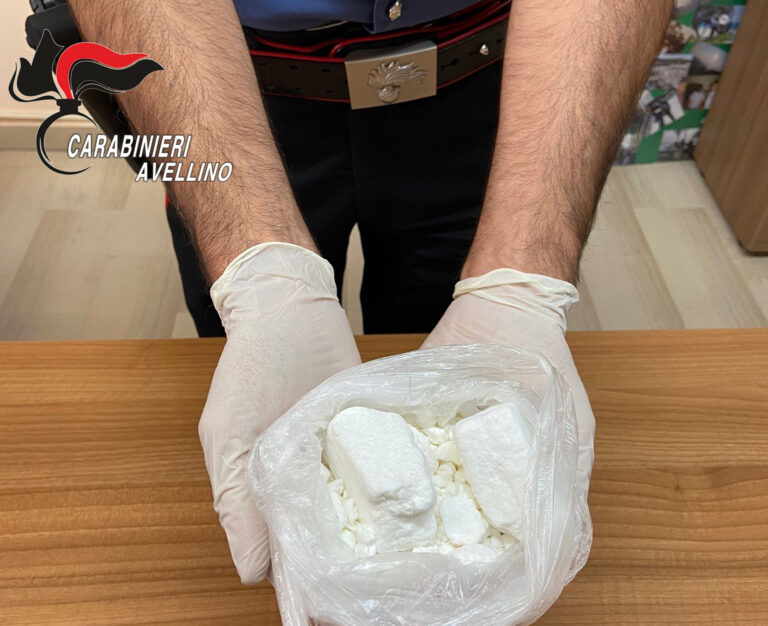 280 grammi di coca nascosta sotto al sedile: in cella 33enne di Lioni