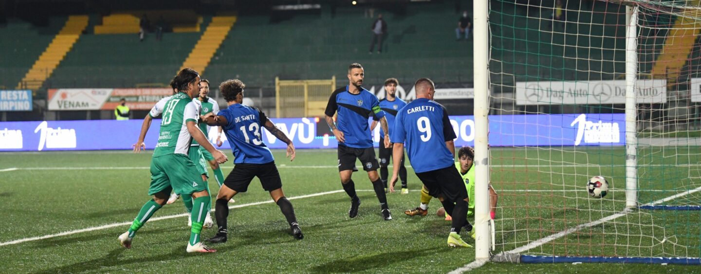 Il campionato dei lupi – Biancoverdi abbonati al segno X: finisce in parità anche contro il Latina, tra fischi e nervi a fior di pelle