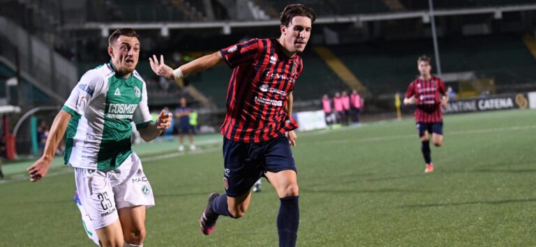 Avellino, si ferma Micovsky: lesione al retto femorale della coscia sinistra