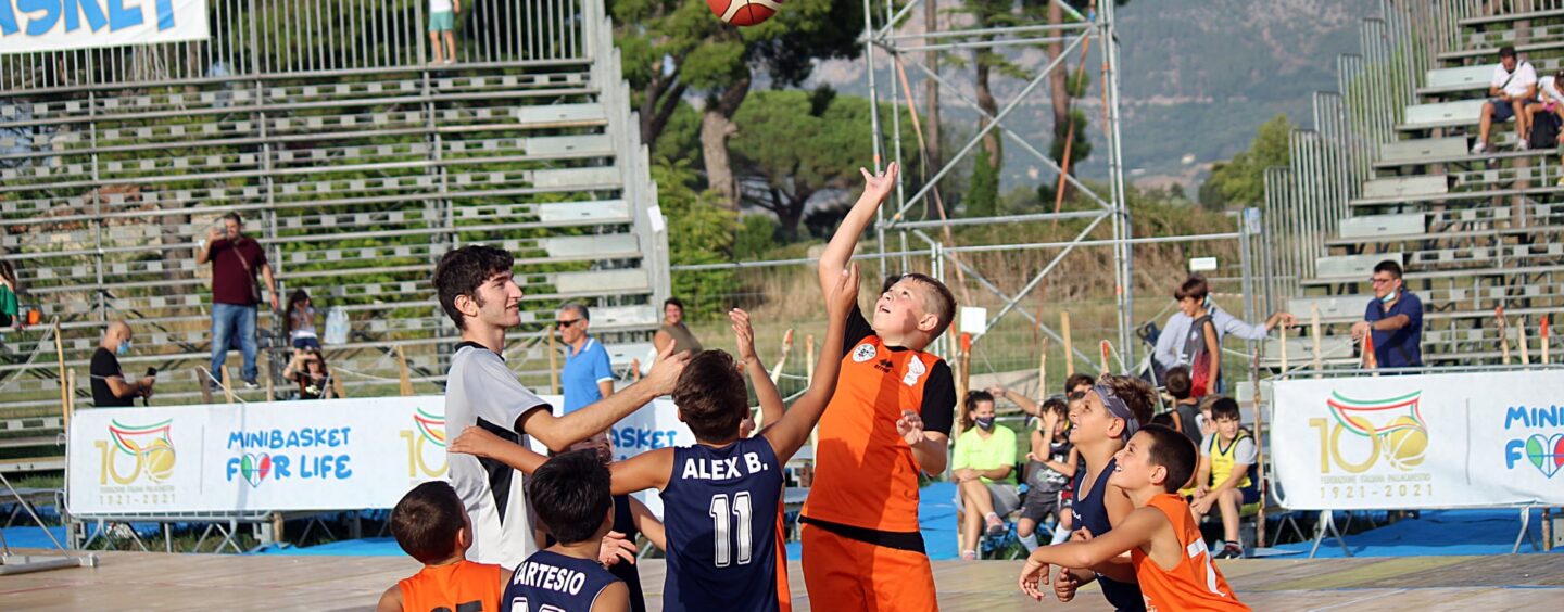 FOTO / “Minibasket for life”, in due giorni a Paestum e Avellino in campo oltre 200 bambini
