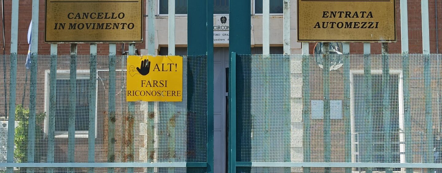 Carcere di Avellino, la denuncia del Sappe: “Spedizione punitiva di detenuti contro un agente”