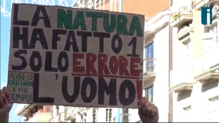 VIDEO/ Emergenza climatica e smog: Avellino si ferma per il primo “Friday for future” del post Covid