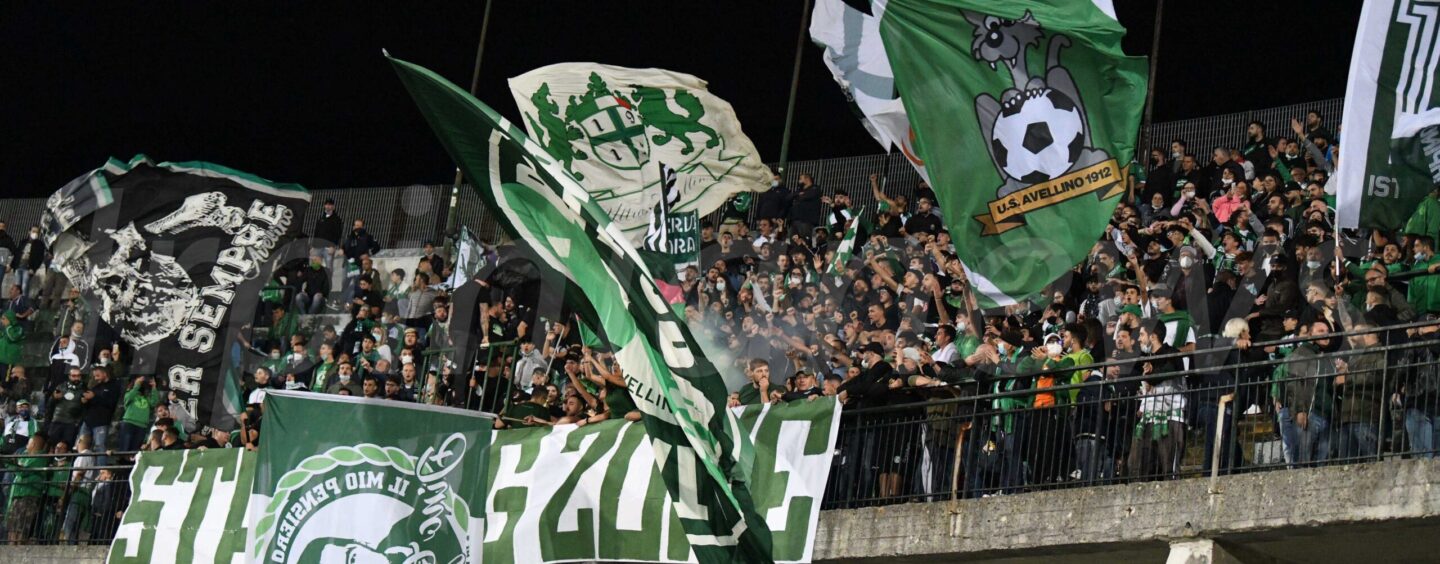 Avellino, duro comunicato della Curva Sud: “La società ha scelto di stare contro di noi”