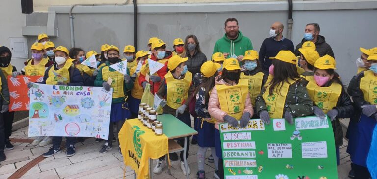 FOTO/ “Puliamo il mondo”. A Chiusano l’educazione ambientale parte dai più piccoli