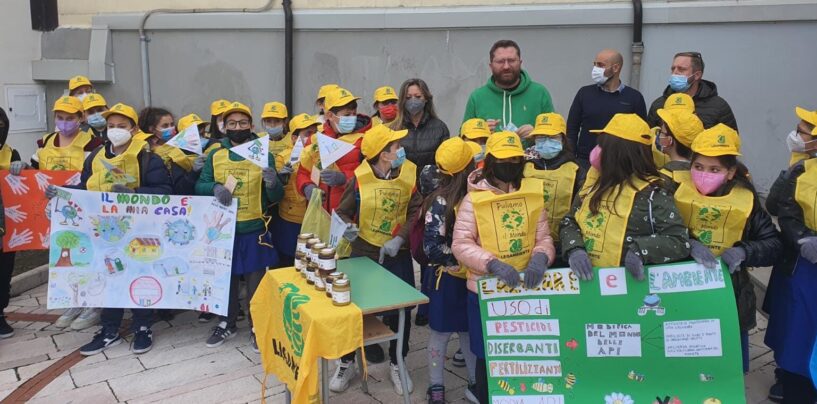 FOTO/ “Puliamo il mondo”. A Chiusano l’educazione ambientale parte dai più piccoli