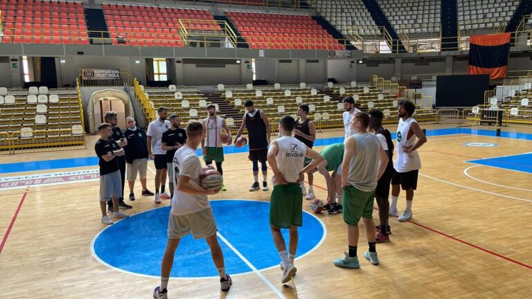 Del Fes Avellino, esordio amaro a Reggio Calabria: la Viola vince 75-67
