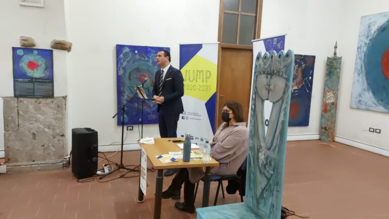 FOTO / “Il progetto Jump continua ma non qui”: Festa chiude le porte di Casino del Principe ad Avionica