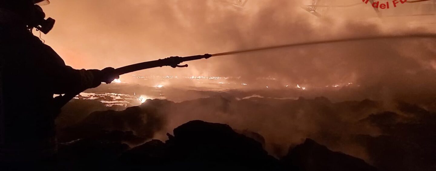 Incendio Airola: stop per azienda e aperta inchiesta, si attendono i rilievi dell’Arpac