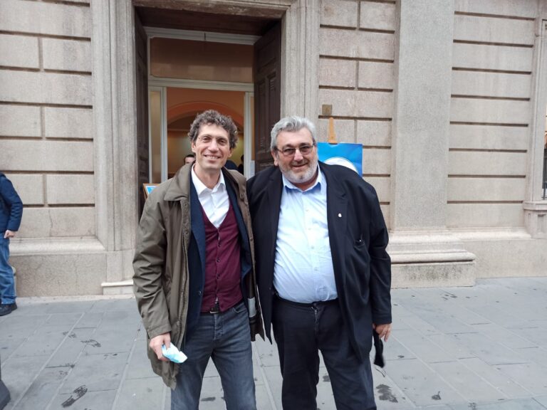 FOTO E VIDEO /  “La cannabis legale è una scelta antimafia”: Magi ad Avellino suona la carica