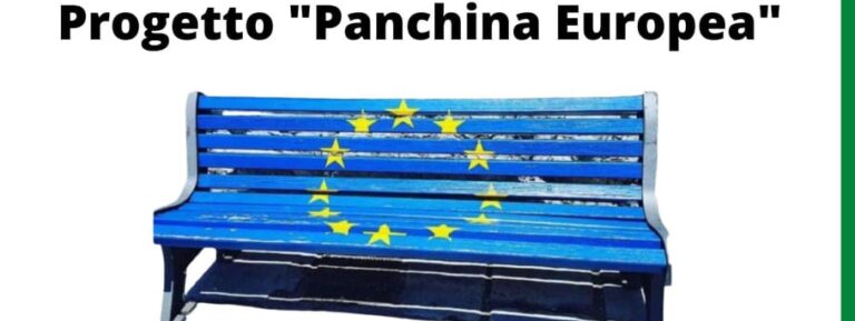 Una panchina con i colori della bandiera europea a Grottaminarda