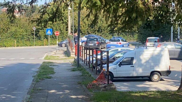 Esploso più di un colpo da arma da fuoco in Contrada 4 Grana ad Avellino, polizia sul posto