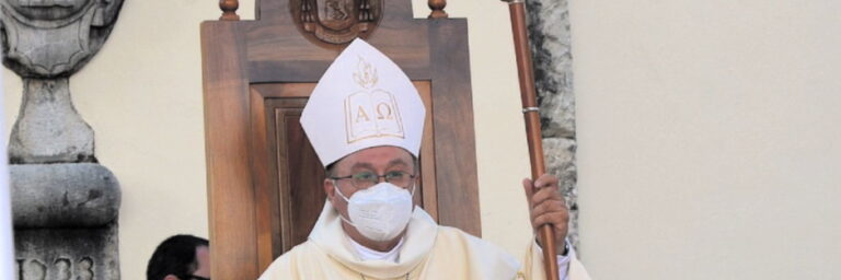 Maxi incendio Airola, la solidarietà del Vescovo Mazzafaro