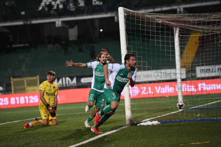 L’Avellino ritrova i tre punti: Taranto battuto con Sbraga e Maniero