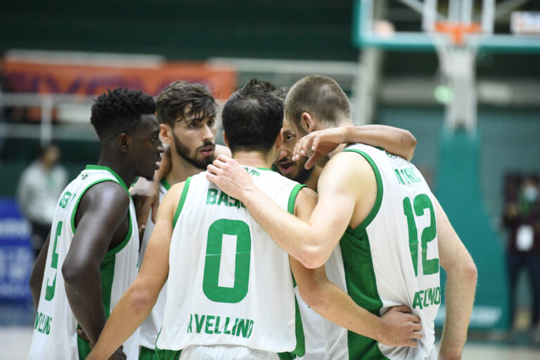 DelFes, derby amaro: la Virtus Arechi Salerno vince nel finale  65-75