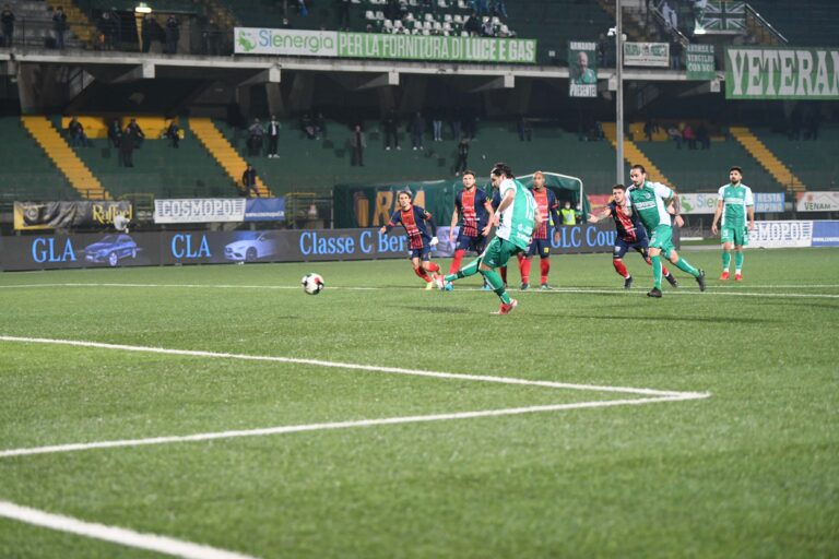 Avellino, passo falso casalingo: è solo 1 a 1 contro il Picerno