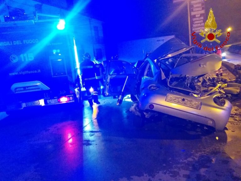 Mirabella Eclano, incidente mortale: due persone decedute