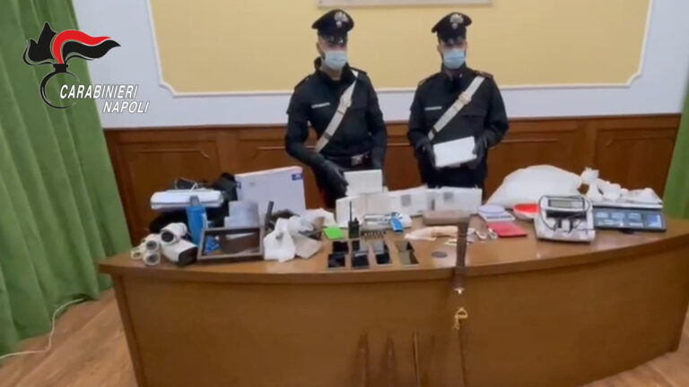 Napoli e Provincia, Carabinieri infliggono duro colpo allo spaccio di droga: 3 persone arrestate e 10 chili di cocaina sequestrati che avrebbero fruttato 1 milione di euro