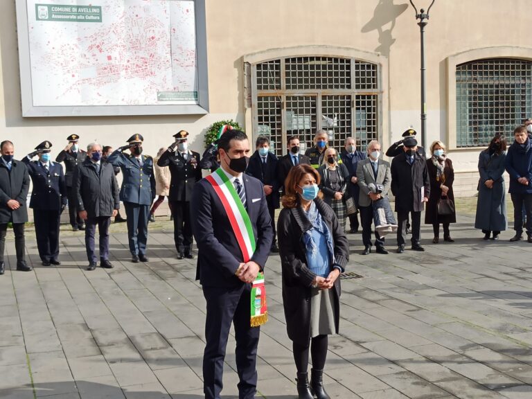VIDEO E FOTO / “Basta scempi come via Tedesco”. Festa dichiara guerra ai buchi neri post terremoto