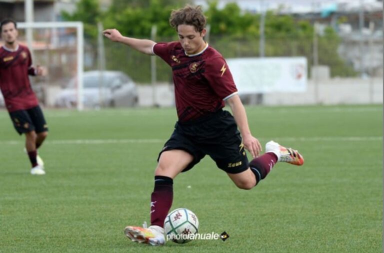 Montoro “esulta” per il giovane calciatore Alessandro Russo