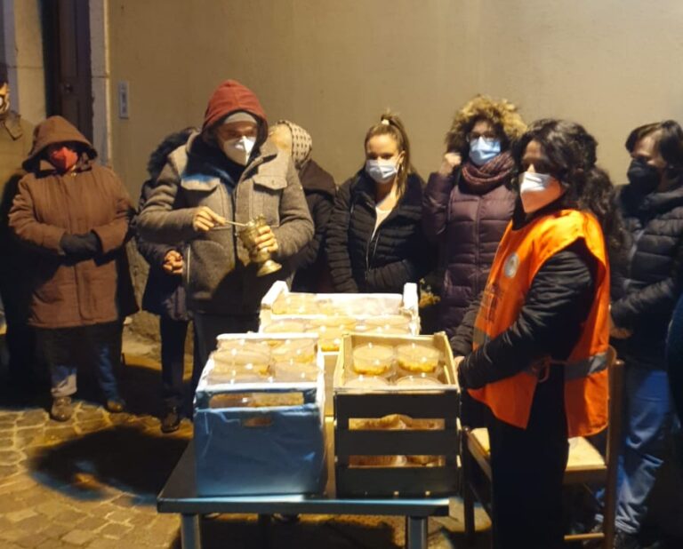 Santa Lucia, a Grottolella il Covid non ferma la tradizione: distribuiti i cicci benedetti