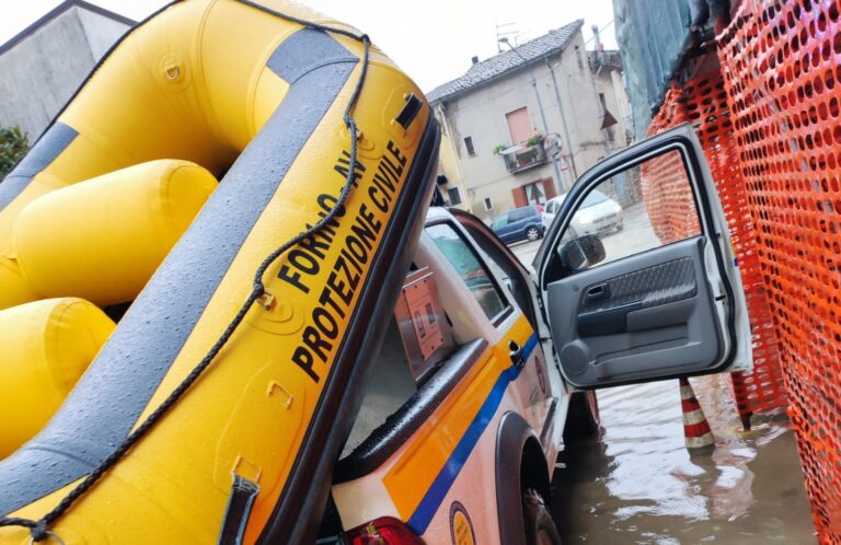 Meteo, nevica sul tetto dell’Irpinia. Allagamenti e sfollati a Celzi di Forino