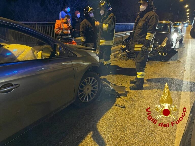 Incidente stradale a Monteforte: tre auto coinvolte e un ferito