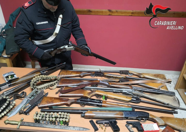 Violazioni in materia di armi: denunciati un 40enne e un 60enne di Tufo