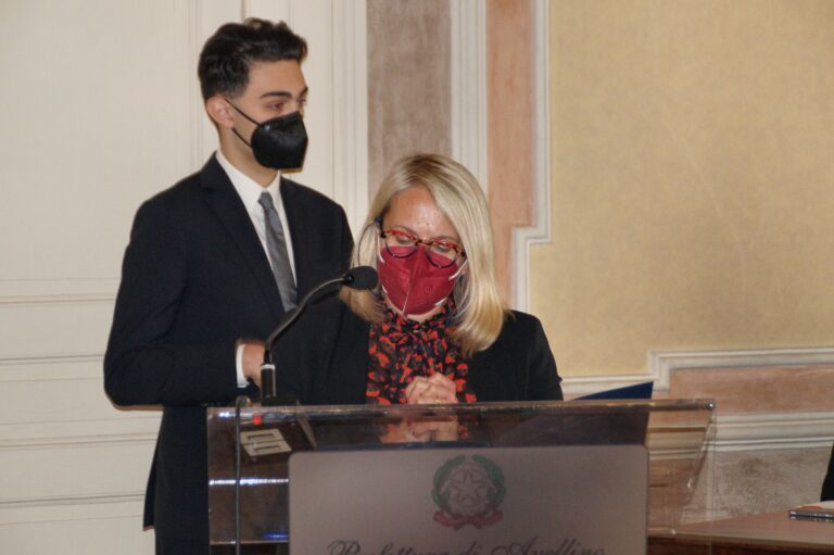 FOTO E VIDEO / “L’indifferenza non è innocenza, mai girarci dall’altra parte difronte la violenza”