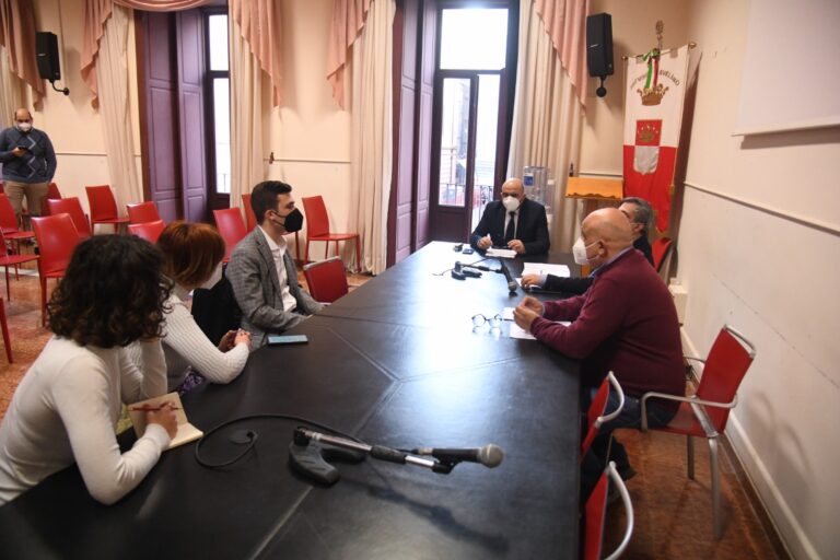 VIDEO/ Covid ed edilizia scolastica: Buonopane riceve gli studenti irpini