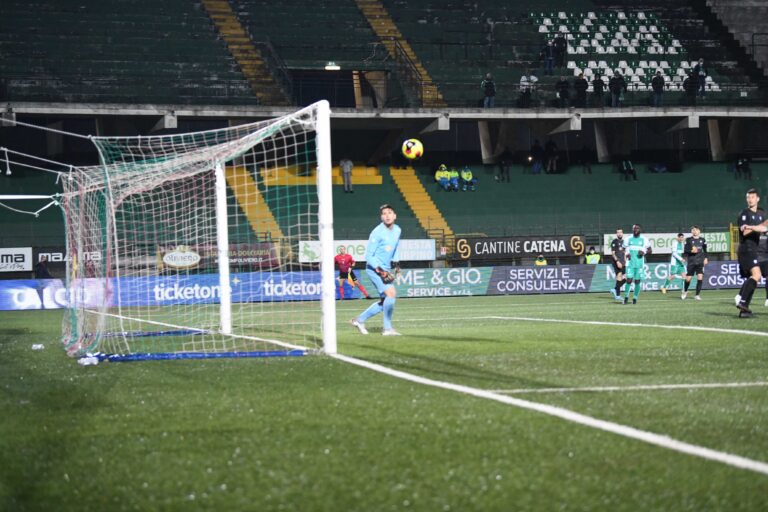 L’Avellino doma il Monterosi e accorcia sul Bari con Carriero e Kanoute: 2 a 0