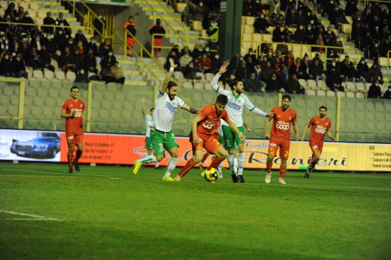 Avellino, a Catanzaro si ferma la serie positiva: sconfitta per 2 a 0