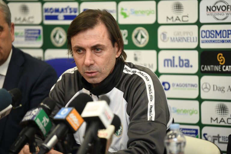Avellino, mister Gautieri si presenta: “Sono onorato di essere qui. Non ho esitato ad accettare”
