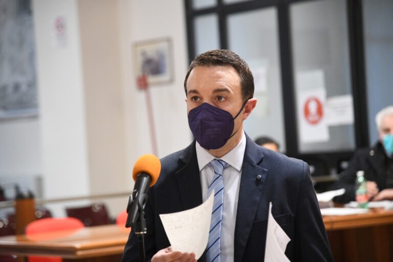 Il Comune taglia i debiti e riduce i sinistri stradali: maxi risparmio certificato in Commissione Contenzioso