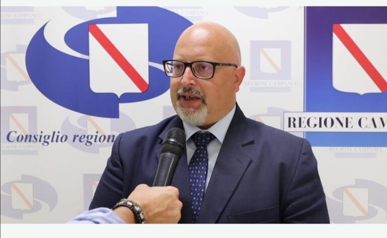 Autostazione Avellino, Ciampi (M5S): “Dopo 40 anni: scusate il ritardo, buon viaggio mister Acconcia”
