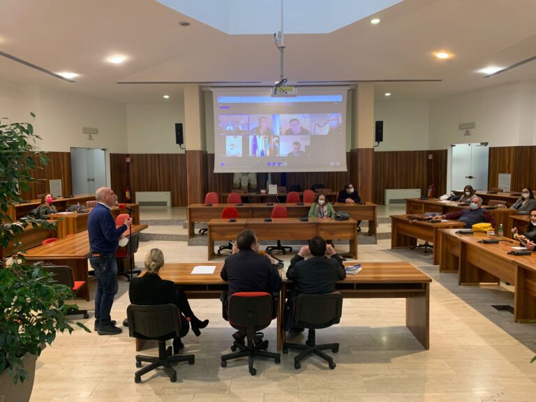 FOTO / Tanto tuonò che piovve, in consiglio comunale ritornano le commissioni consiliari