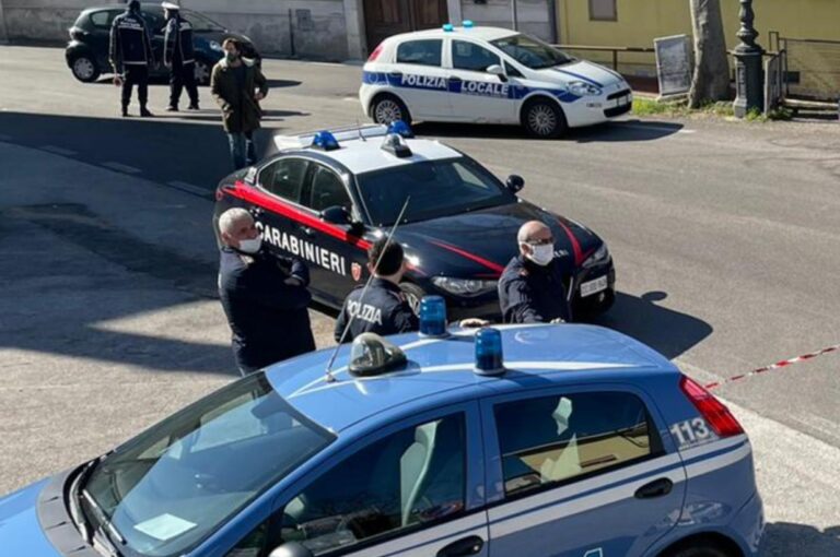 FOTO/ Agguato camorristico in pieno giorno e in pieno centro: shock a San Martino Valle Caudina